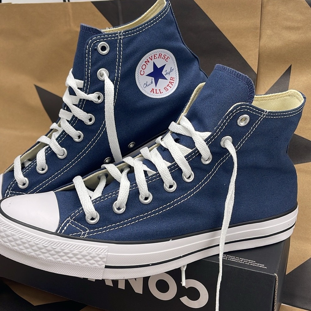Converse Men's Blue High-Top Sneakers Classic Colors Navy - Picture 5 of 16